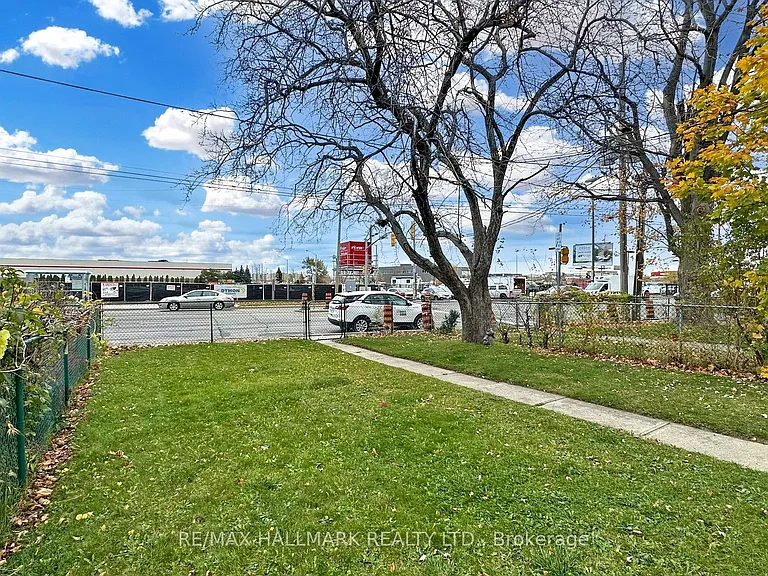 3572 Dufferin St #LOWER — Photo 3