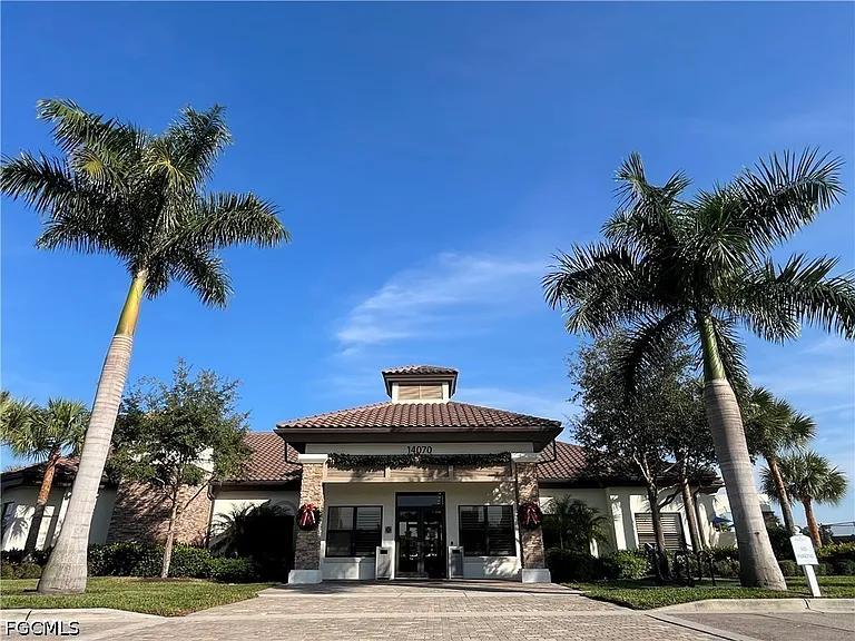 14662 Cantabria Dr — Photo 4