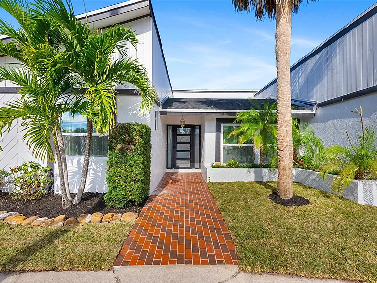 11647 Anhinga Dr — Photo 32