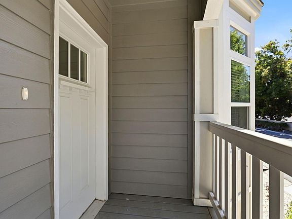 5th image of 433 Sylvan Ave Space 68