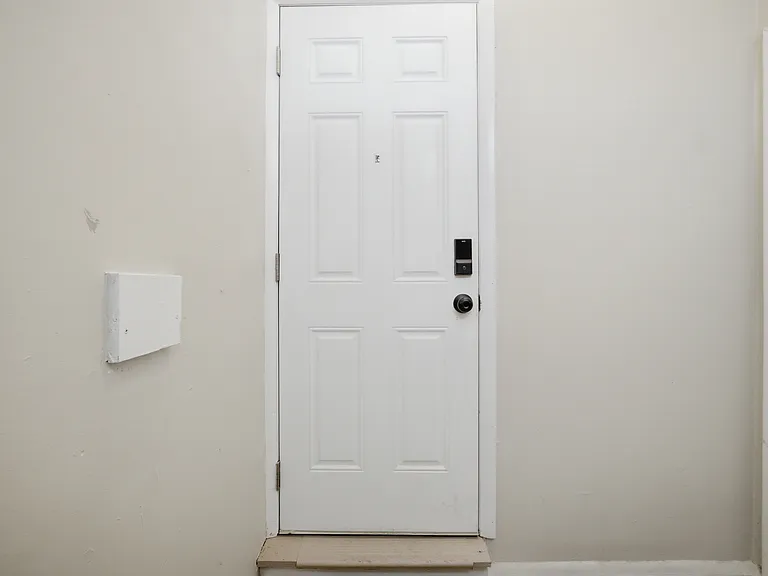 605 Dinwiddie St #B — Photo 4