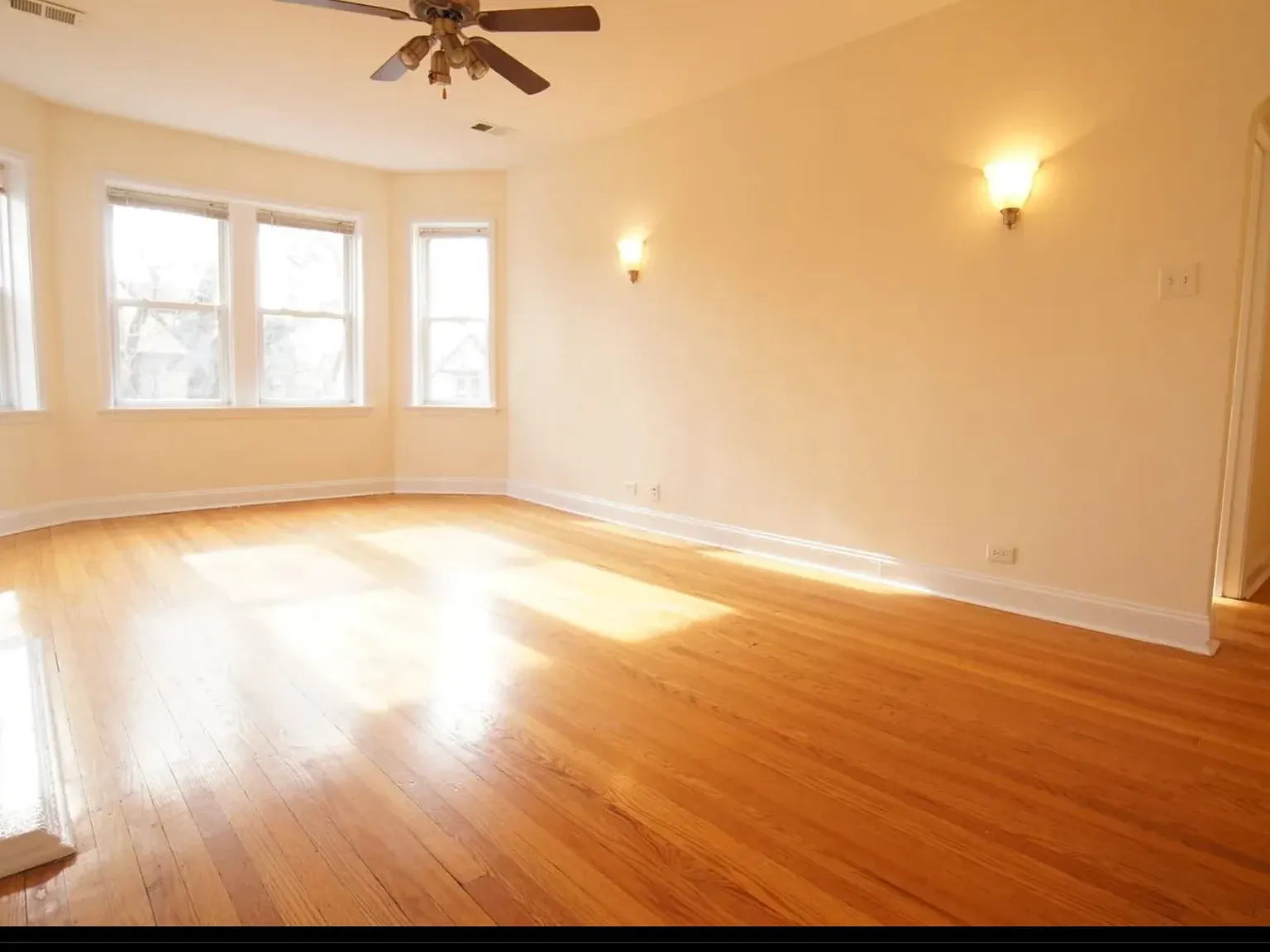 3 bed, 1533 sqft, $3,450 — Photo 3