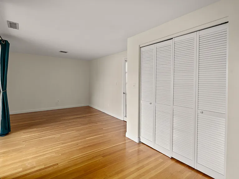 3 Devens St #2 — Photo 17