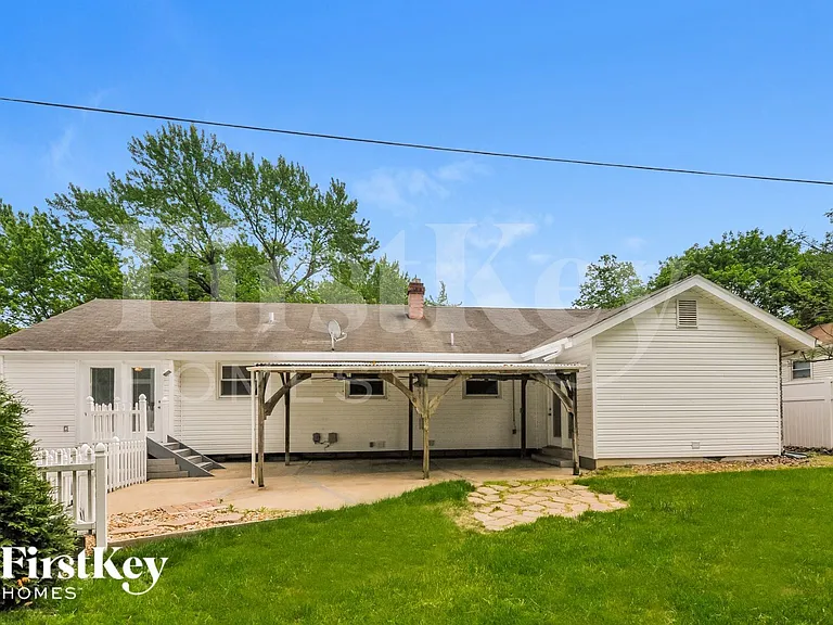 305 Elmhurst Dr — Photo 15