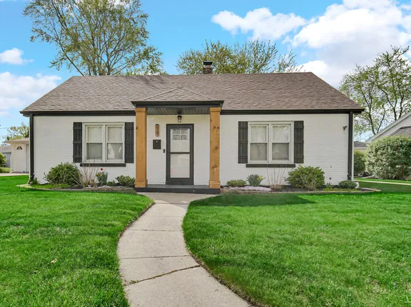 19 Beverly Blvd, Hobart, IN 46342
