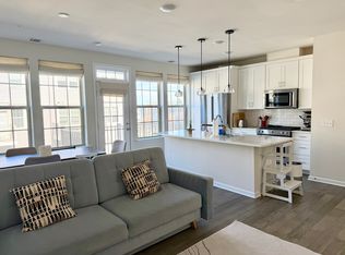 25 Arnold Dr, Wood Ridge, NJ 07075