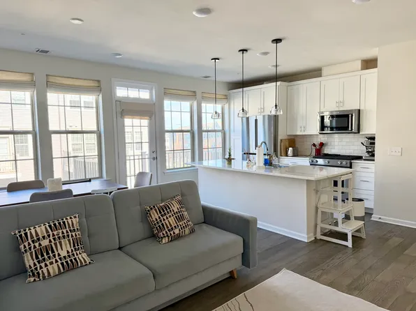 25 Arnold Dr, Wood Ridge, NJ 07075