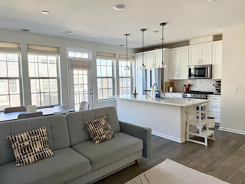 25 Arnold Dr Photo 1