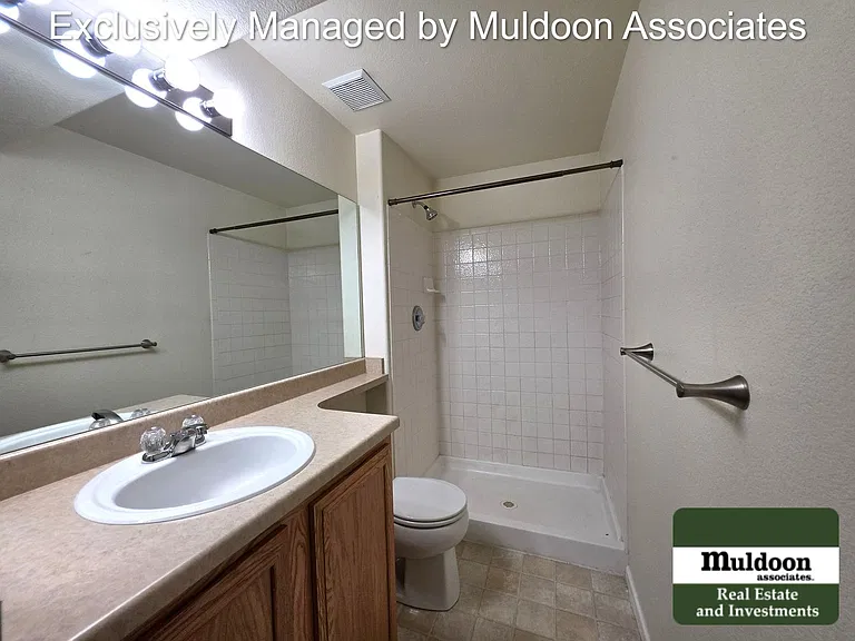 7599 Sailwind Dr — Photo 20