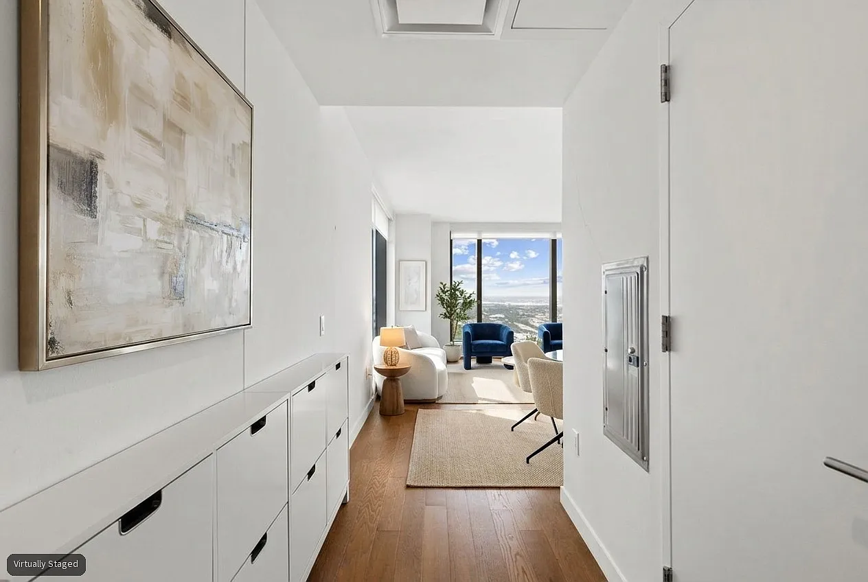 1 bed, 839 sqft, $5,980 — Photo 4