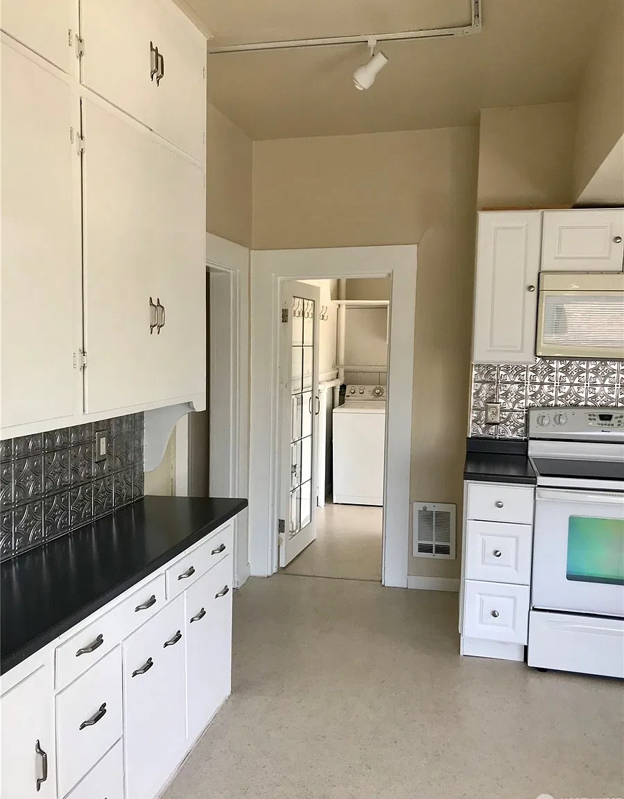 2 bed, 1010 sqft, $2,500 — Photo 4