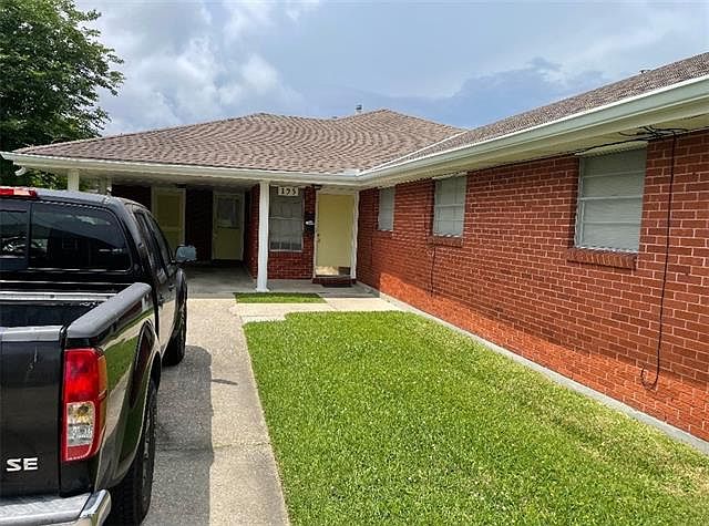 1st image of 195 Metairie Ct