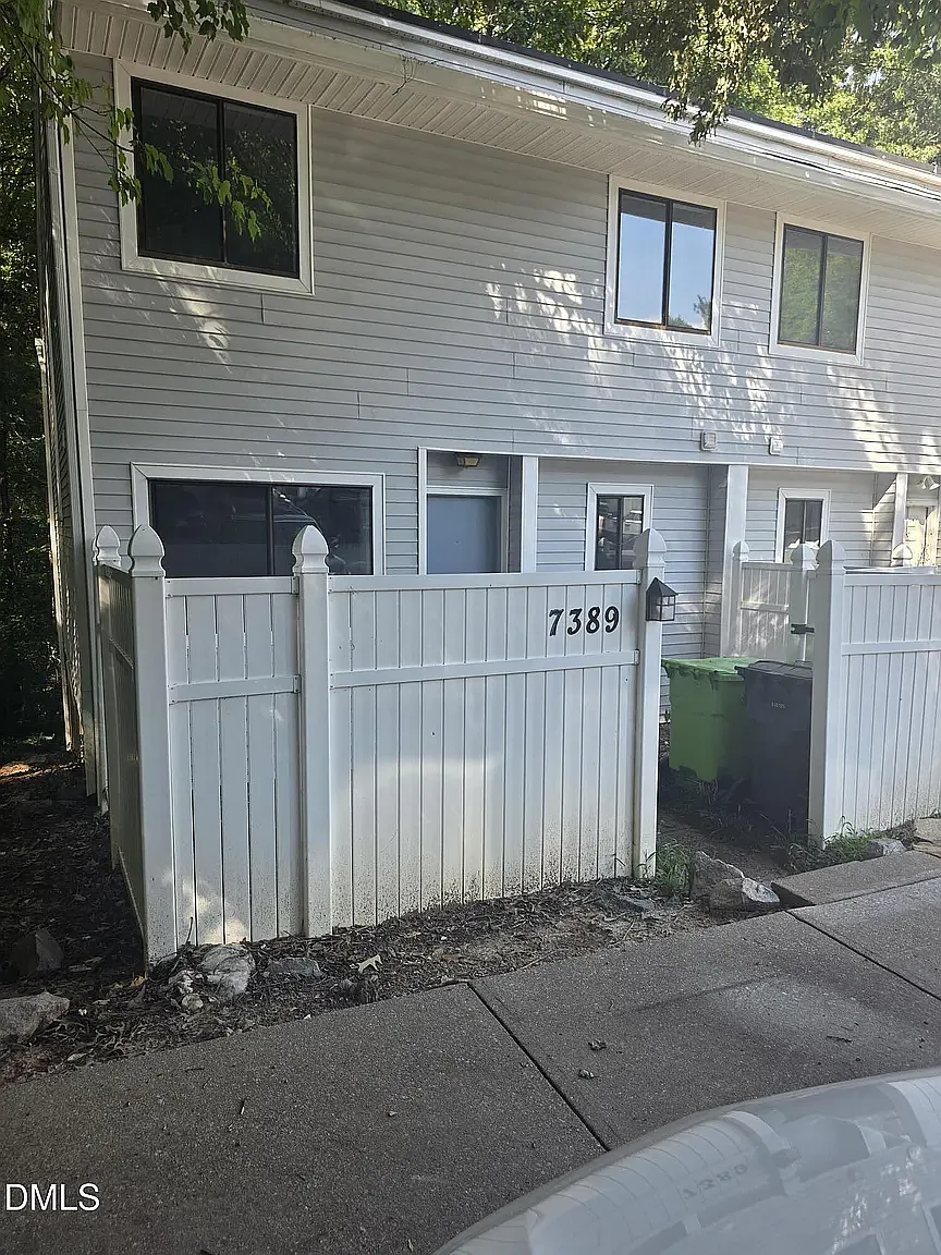 3 bed, 1395 sqft, $1,695 — Photo 1