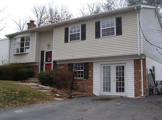 5599 Saint Charles Dr, Woodbridge, VA 22193