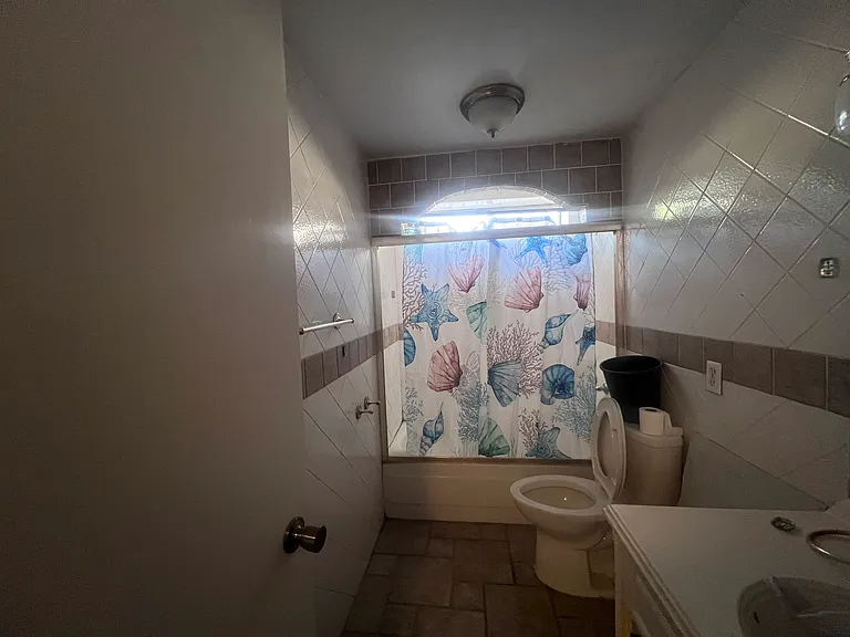 4947 San Rafael Ave — Photo 5