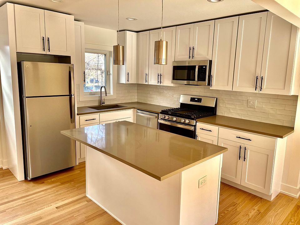 1st image of 4628 N Winchester Ave APT 3E