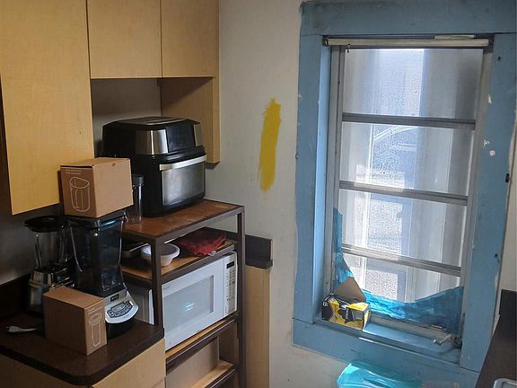 3rd image of 630 NE 43rd Street