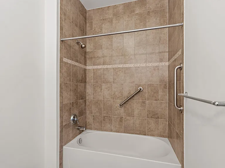 172 Culver Ave #407 — Photo 16