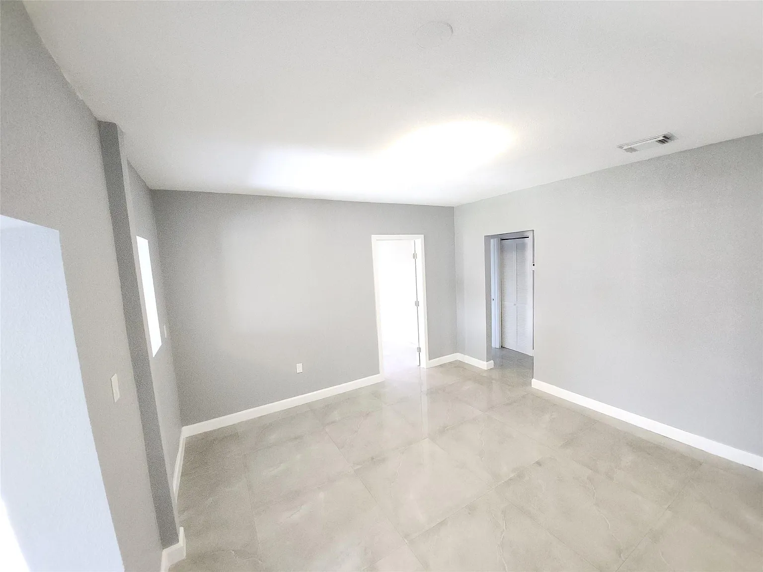 3 bed, 2.0 bath, 1128 sqft, $3,460 — Photo 4