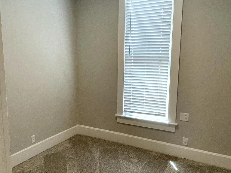 207 Chandler Ave — Photo 13