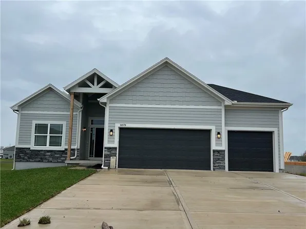 16928 S Brentwood St, Olathe, KS 66062