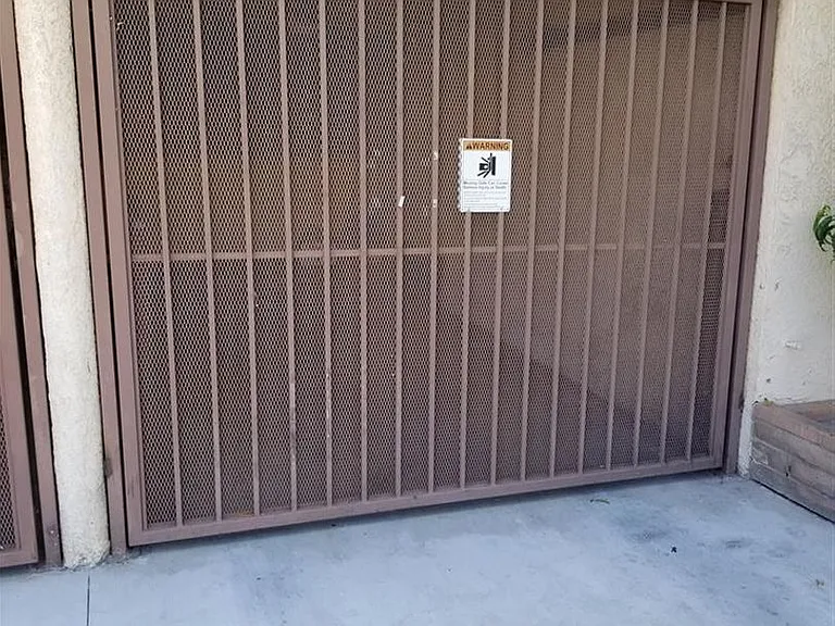 1504 S Fairfax Ave — Photo 13