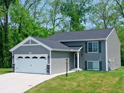 669 S Cygnet Lake Dr, Benton Harbor, MI, 49022