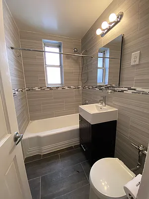 Rented by Kew Forest Realty Inc | media 15
