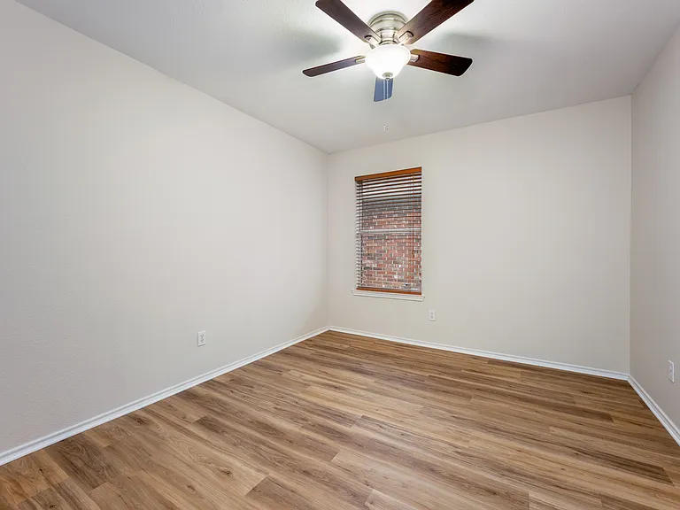 920 Raleigh Path Rd — Photo 9