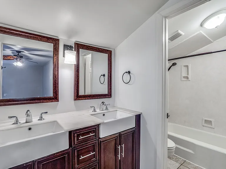 902 Firestone Ln — Photo 17