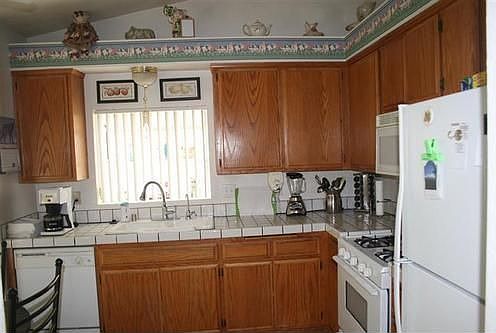 5th image of 11338 Almond Ave