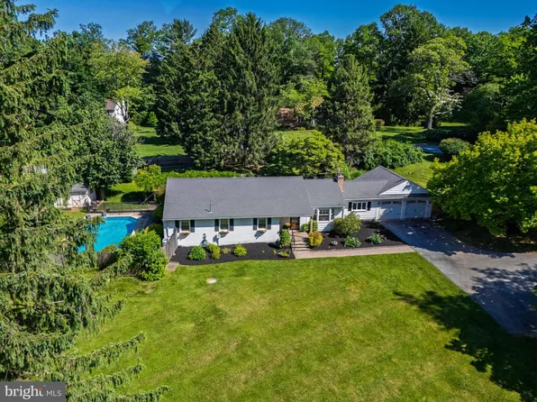 912 Springwood Dr, West Chester, PA 19382