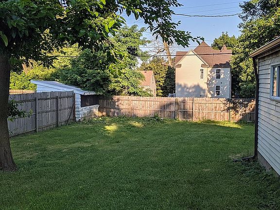 2nd image of 1513 Magnolia St