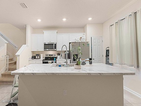 2nd image of 48 Red House Cir