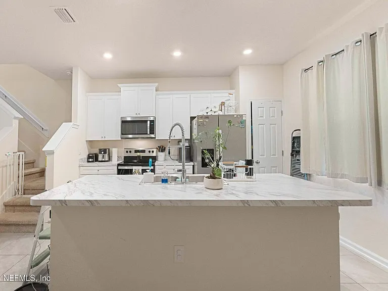 48 Red House Cir — Photo 2