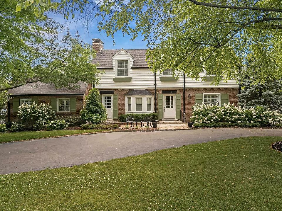 1st image of 15 Berkley Ln