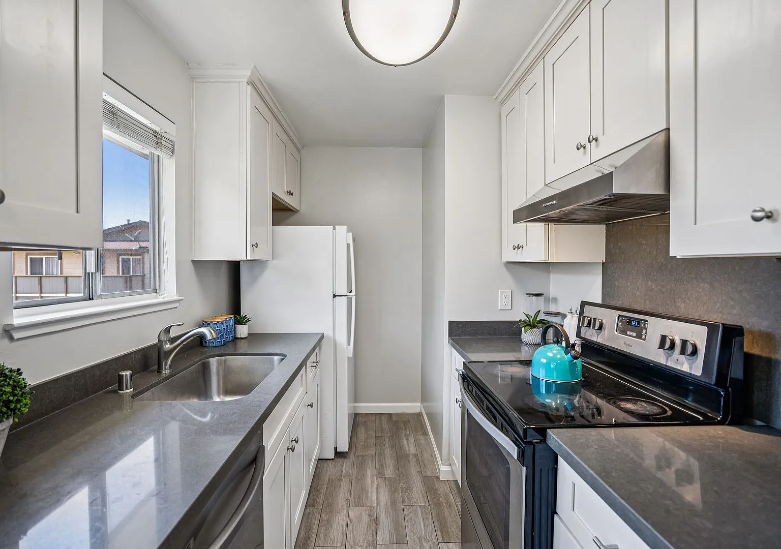 Nor Cal Realty, Inc.- 2 Bedroom/1 Bath Condo with Covered Car Port. — Photo 4