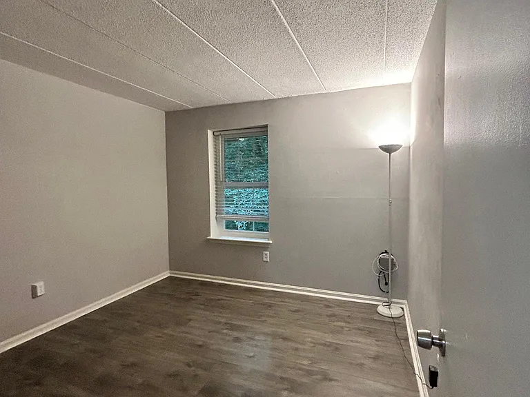 644 Newbridge Ct — Photo 23