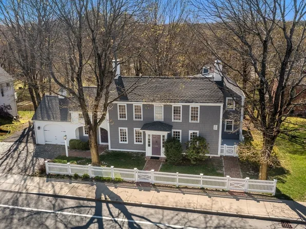 757 High St, Westwood, MA 02090