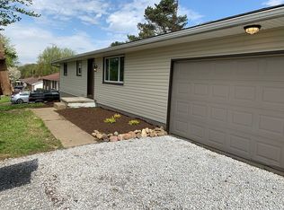 5195 Charm St SW, Canton, OH 44706