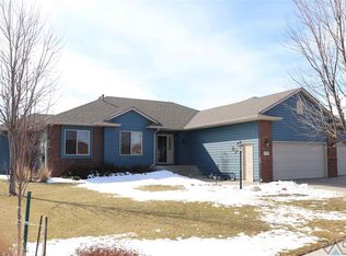 3125 S Newcastle Ct, Sioux Falls, SD 57110