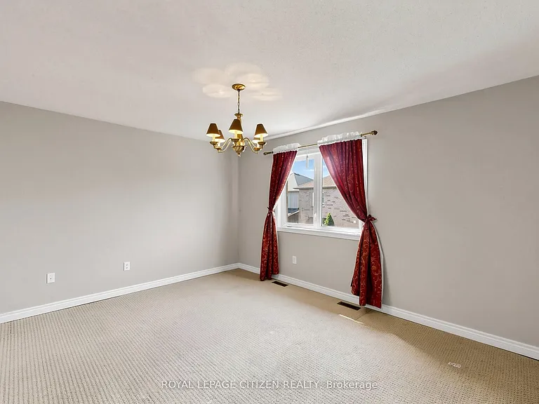 23 Planter Cres #UPPER — Photo 9