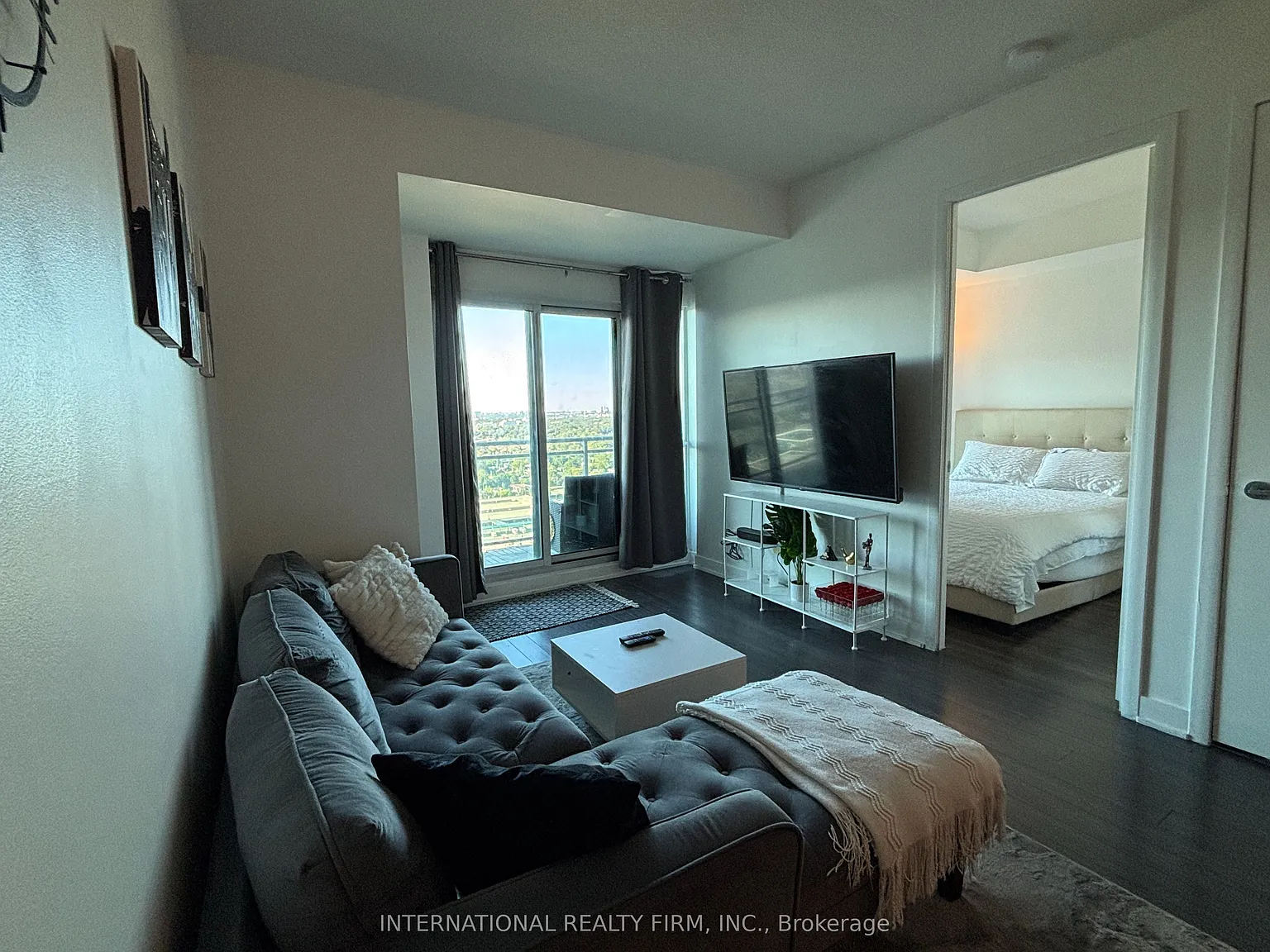 California Condos — Photo 4