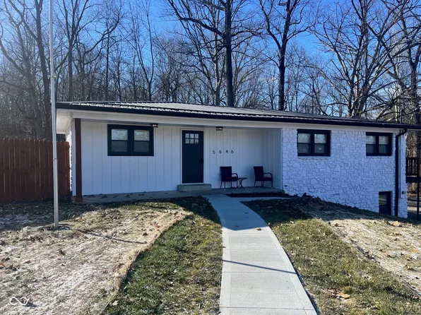 5646 Paradise Dr, Martinsville, IN 46151