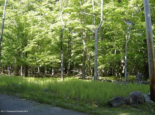 43 Cayuga Dr, Gouldsboro, PA 18424