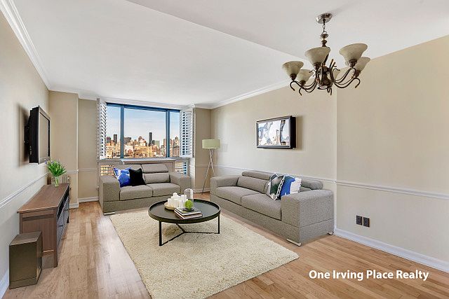 1st image of 1 Irving Pl APT P20c