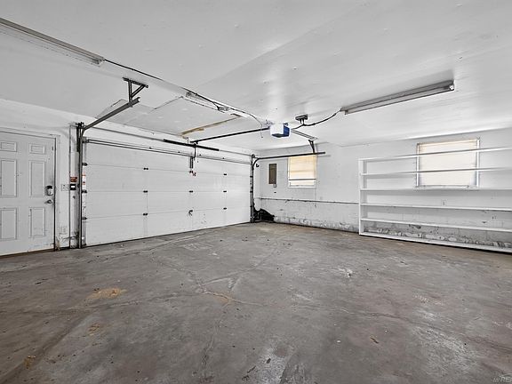 3rd image of 6611 Textile Rd