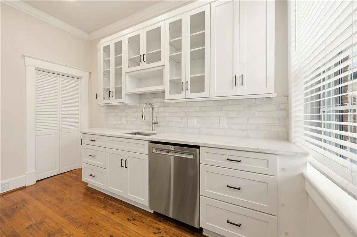 2 bed, 1200 sqft, $2,250 — Photo 1
