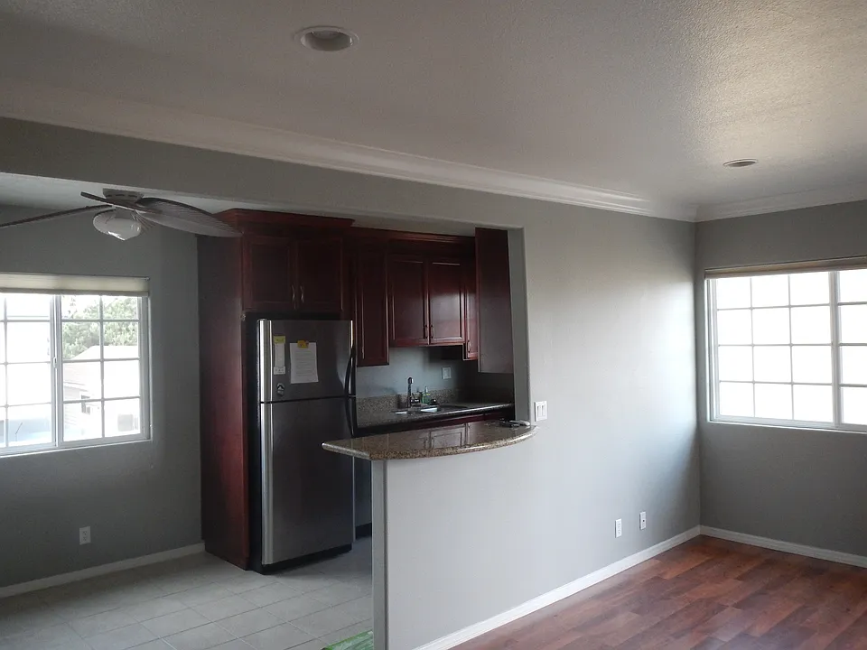 220 Evergreen Ave #F