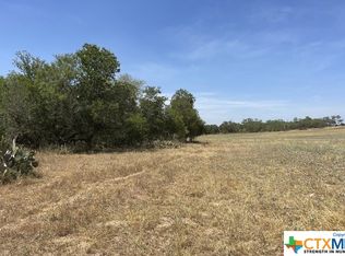 1 & 2 Turkeyfoot Ln, La Vernia, TX 78121